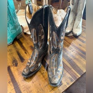 Old Gringo Embroidered Brown and Tan Feather Design Cowboy Boots